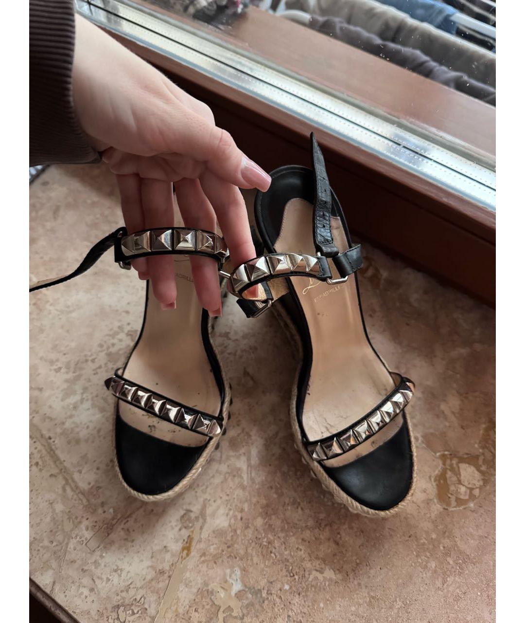 CHRISTIAN LOUBOUTIN Черные кожаные босоножки, фото 3