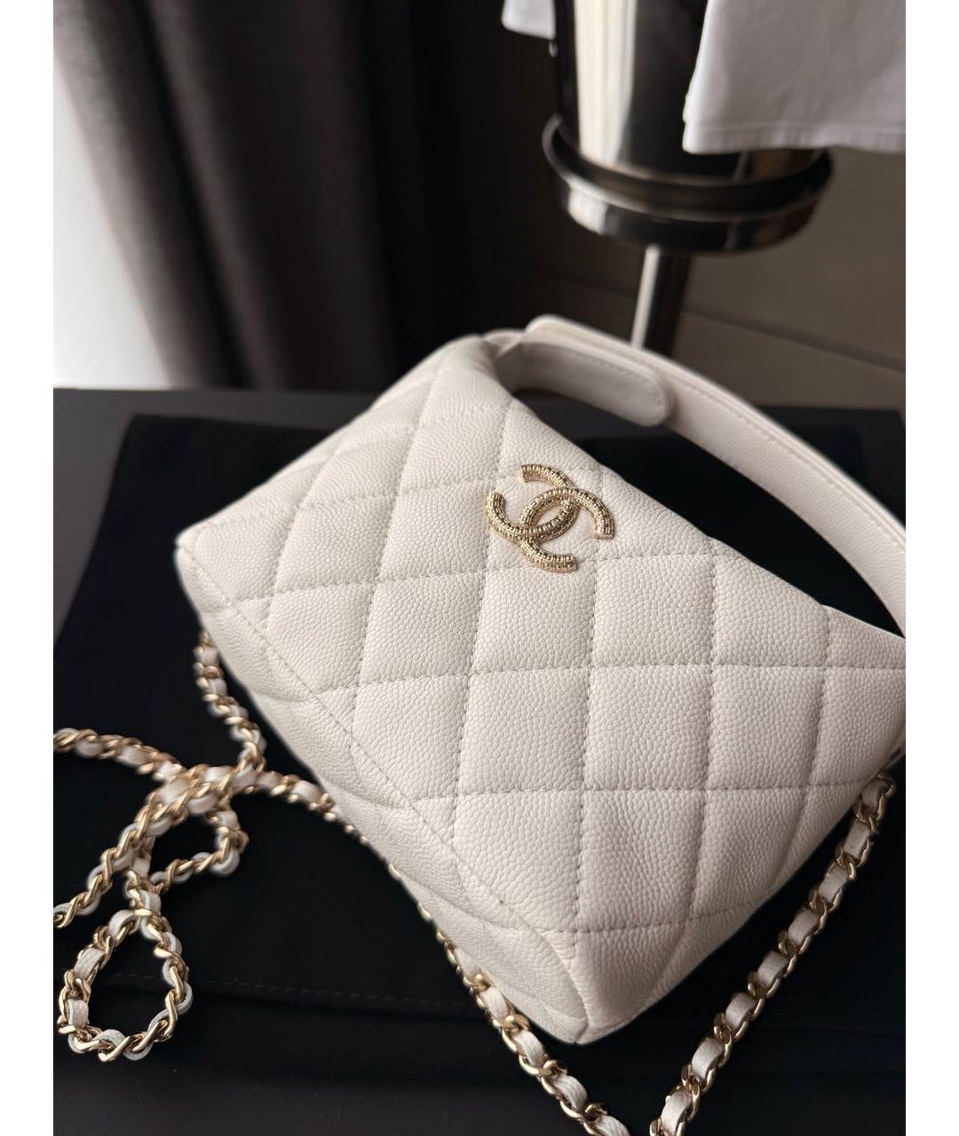 CHANEL Белая кожаная сумка с короткими ручками, фото 4