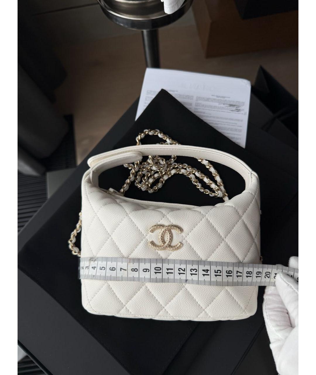 CHANEL Белая кожаная сумка с короткими ручками, фото 6