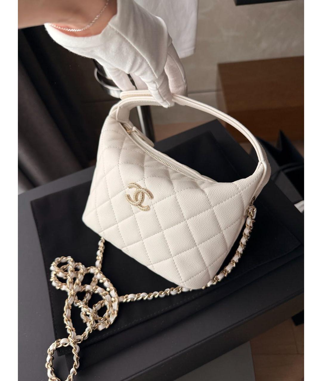 CHANEL Белая кожаная сумка с короткими ручками, фото 3