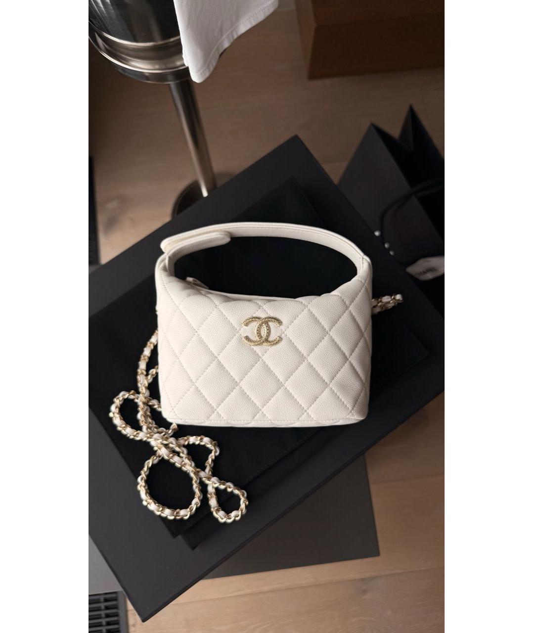 CHANEL Белая кожаная сумка с короткими ручками, фото 2