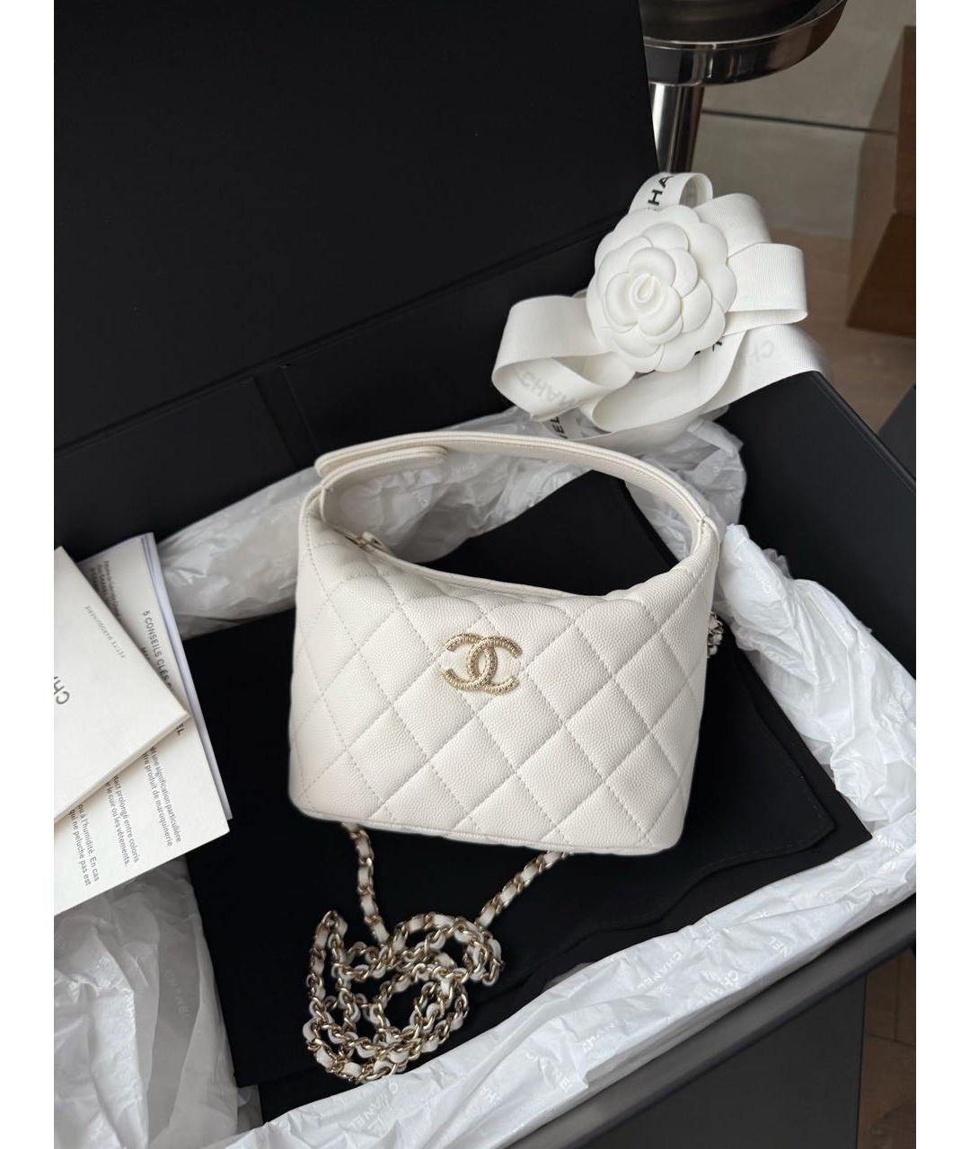 CHANEL Белая кожаная сумка с короткими ручками, фото 8