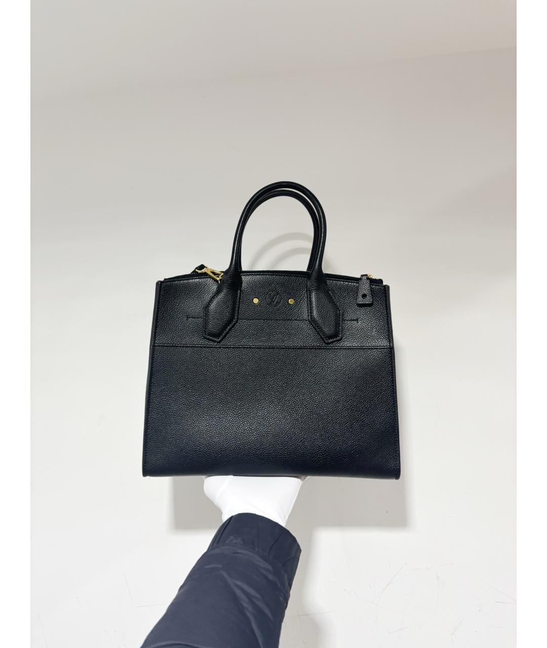 LOUIS VUITTON Черная кожаная сумка с короткими ручками, фото 2