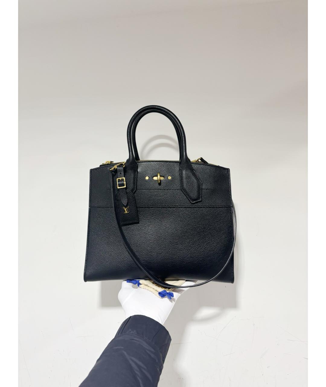 LOUIS VUITTON Черная кожаная сумка с короткими ручками, фото 7