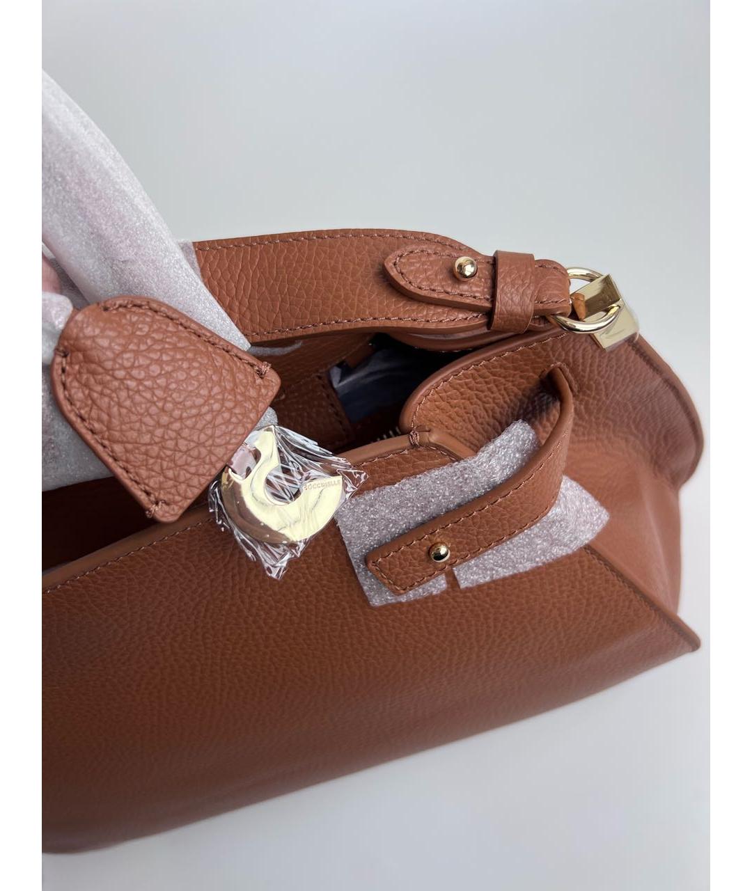 COCCINELLE Коричневая кожаная сумка с короткими ручками, фото 4