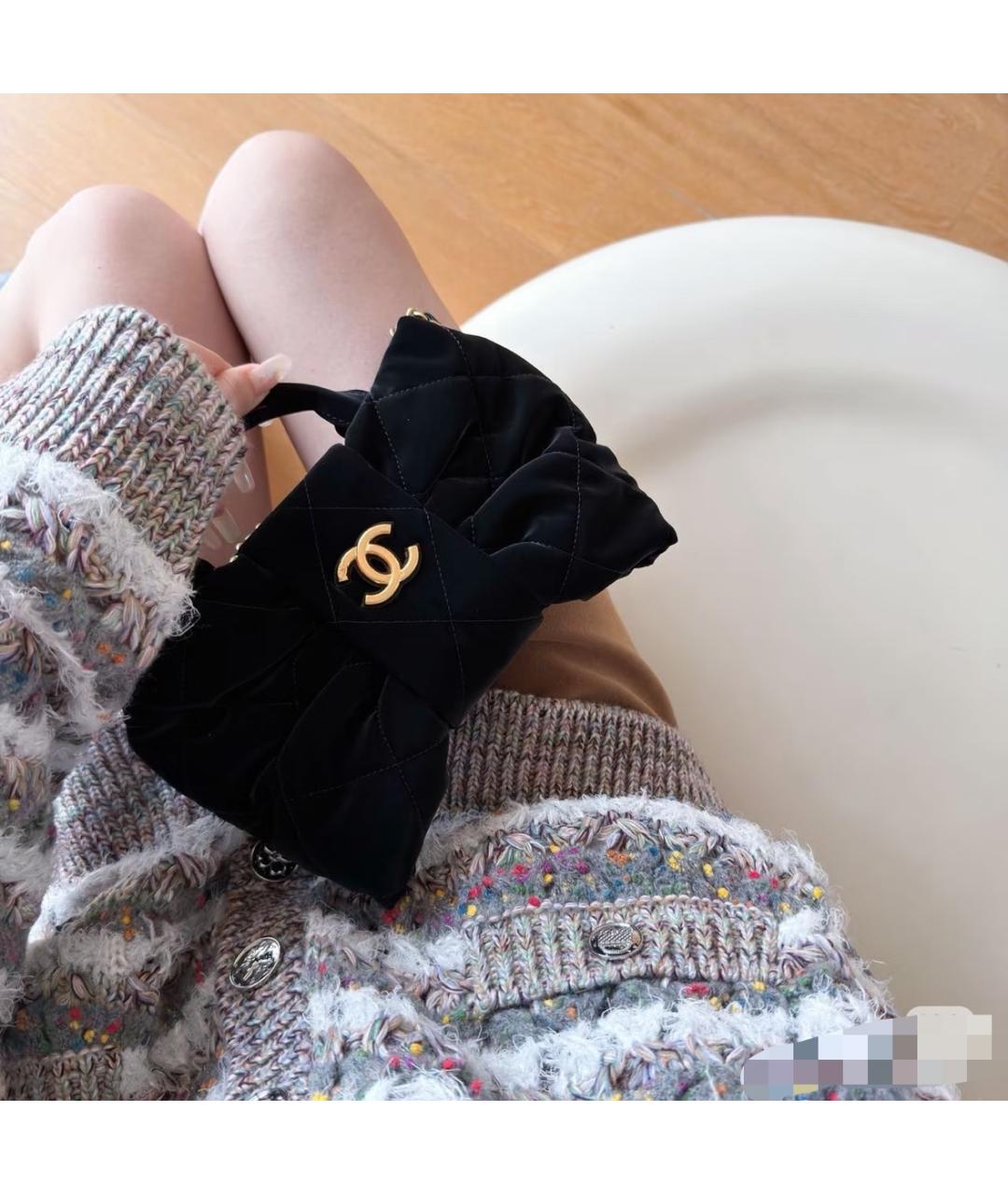 CHANEL Черная бархатная сумка с короткими ручками, фото 6