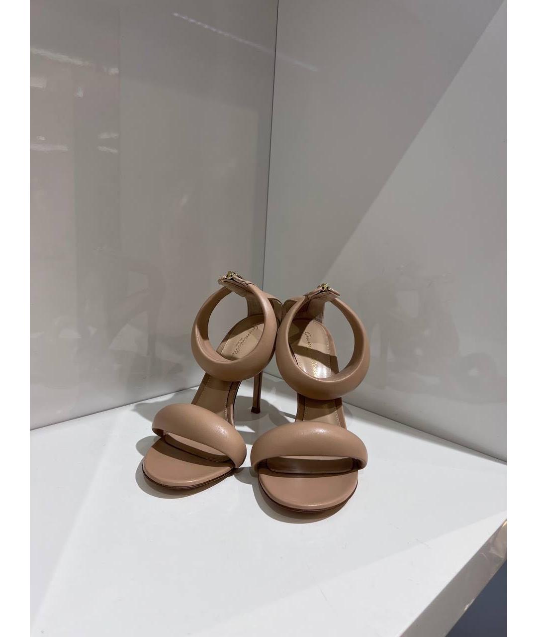 GIANVITO ROSSI Бежевые кожаные босоножки, фото 3