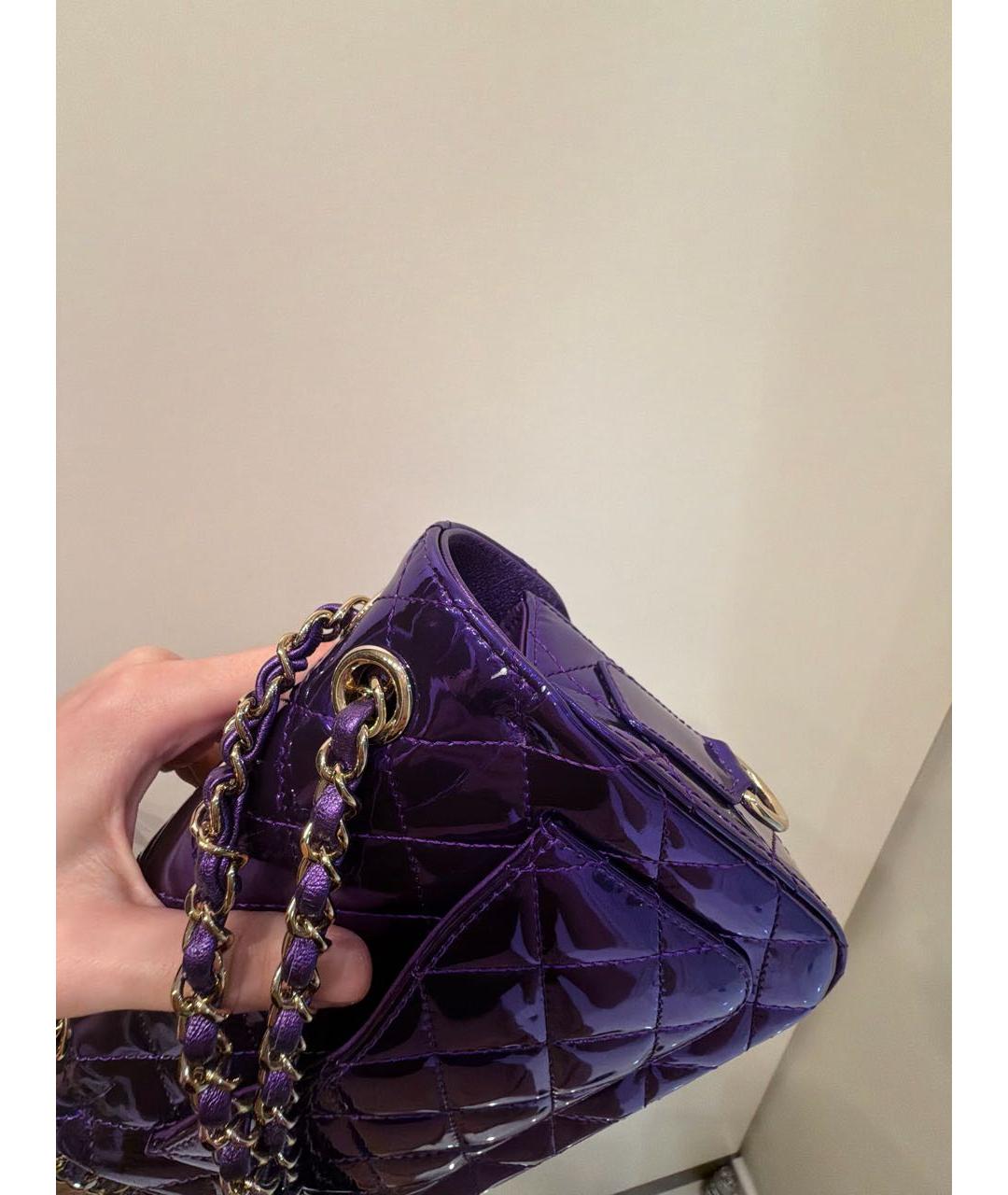 CHANEL Фиолетовая сумка через плечо из лакированной кожи, фото 5