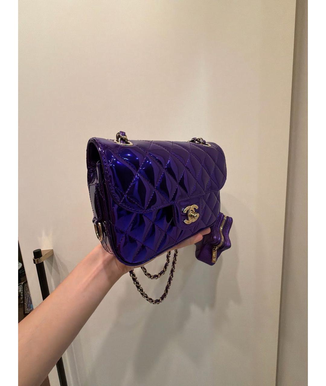 CHANEL Фиолетовая сумка через плечо из лакированной кожи, фото 2