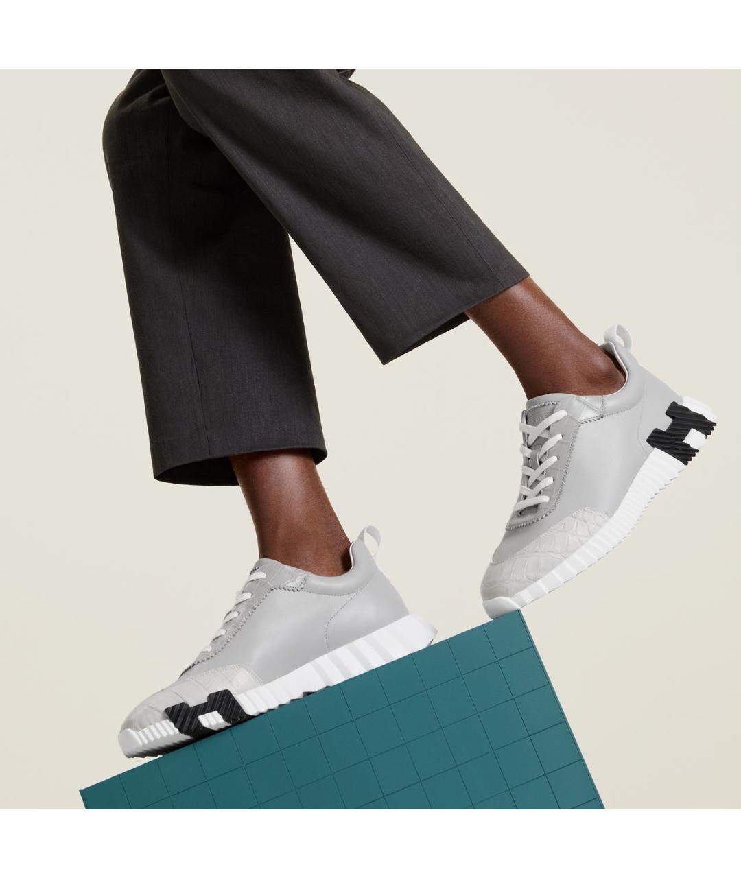 HERMES Серые низкие кроссовки / кеды из экзотической кожи, фото 3