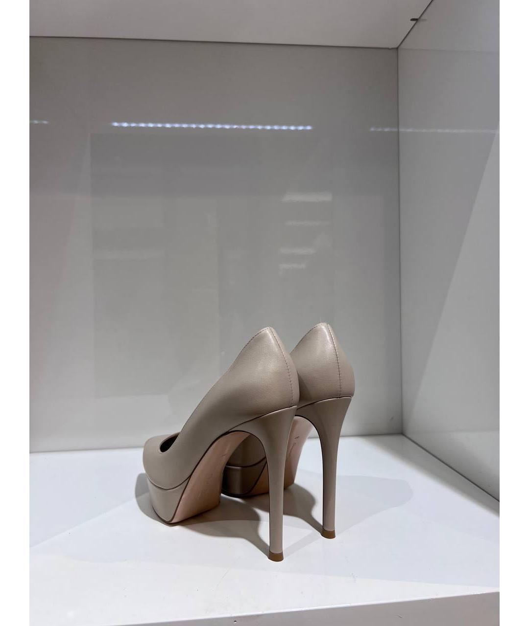 GIANVITO ROSSI Бежевые кожаные туфли, фото 4