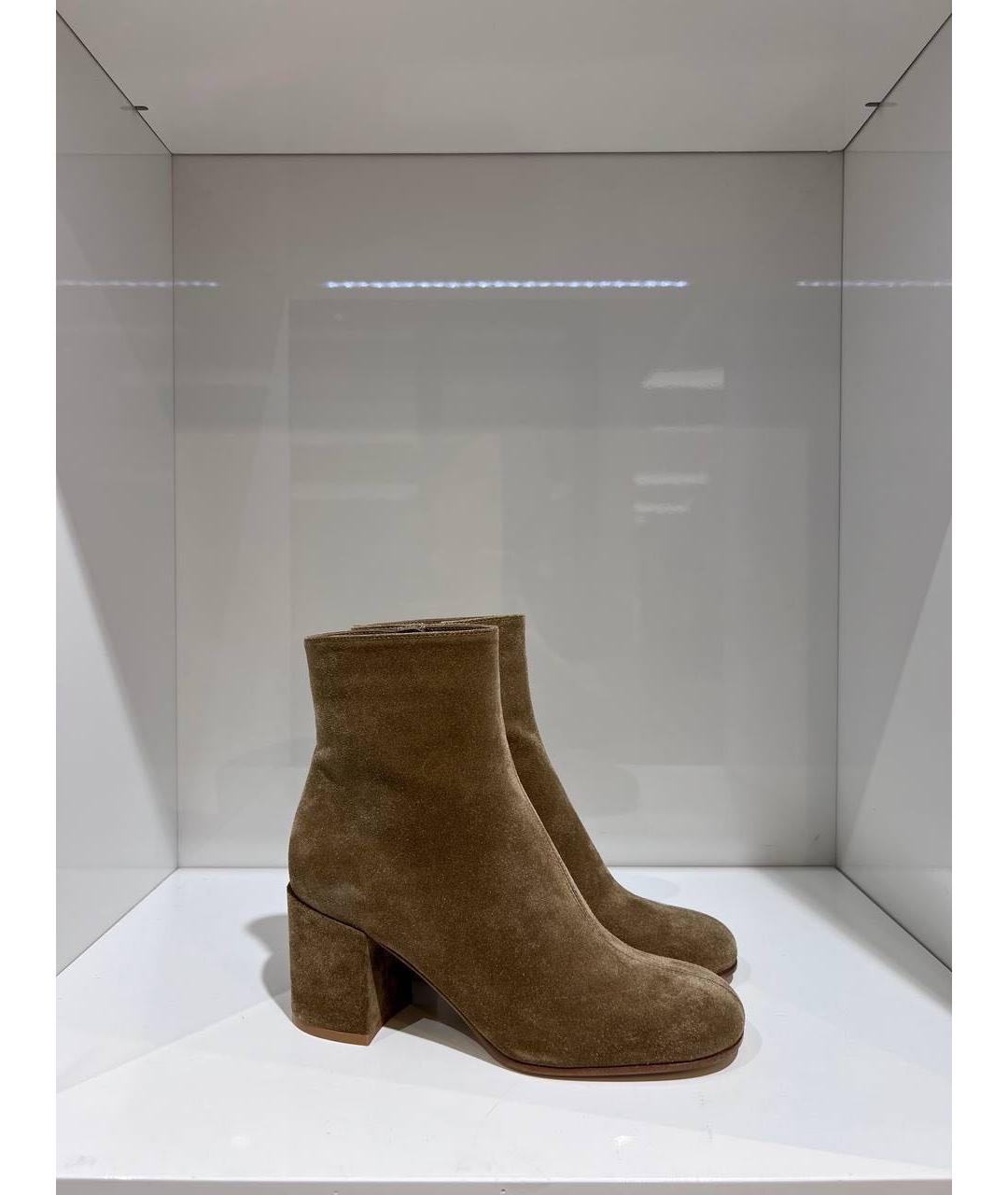 GIANVITO ROSSI Бежевые замшевые ботинки, фото 2