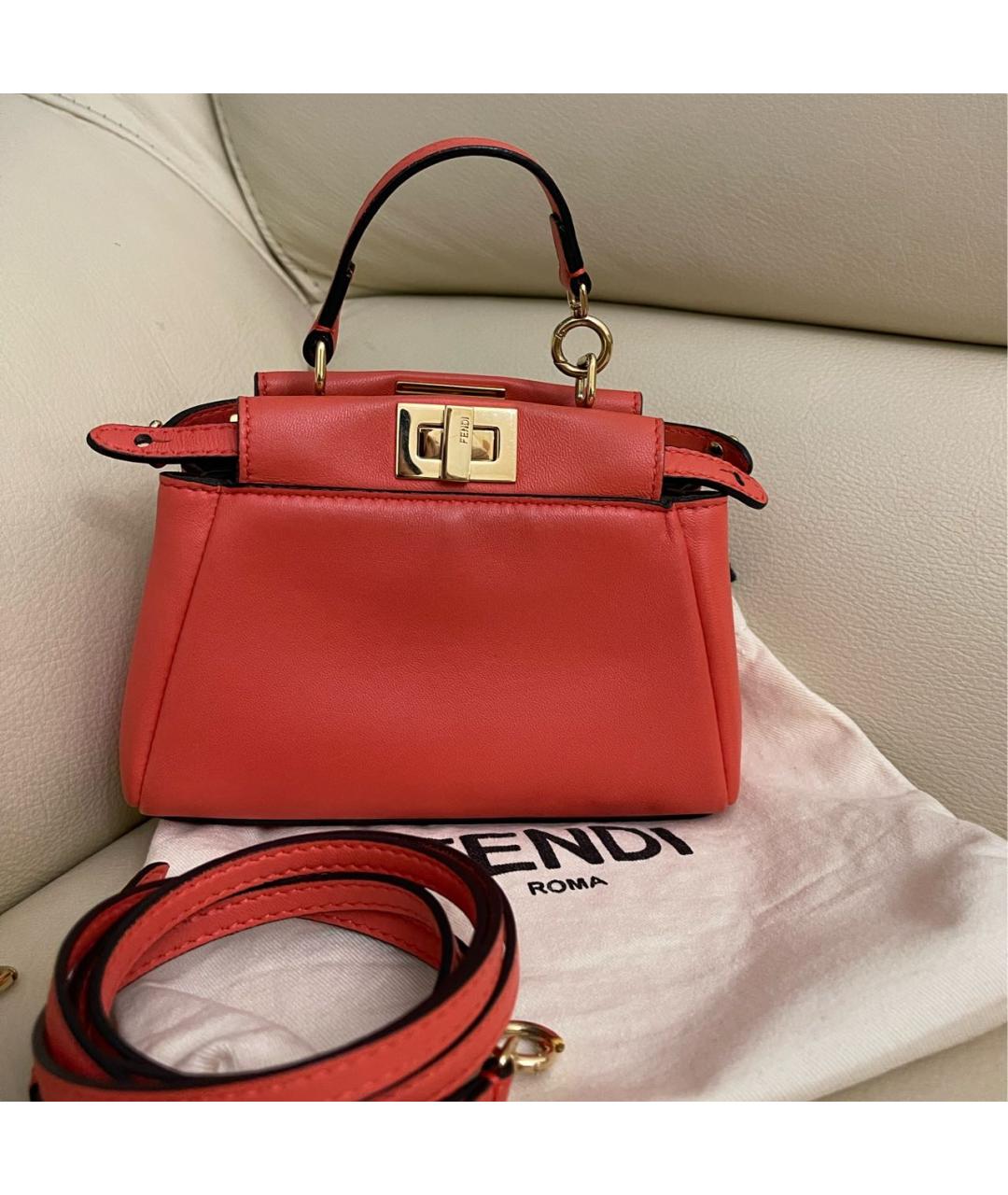 FENDI Коралловая кожаная сумка с короткими ручками, фото 3