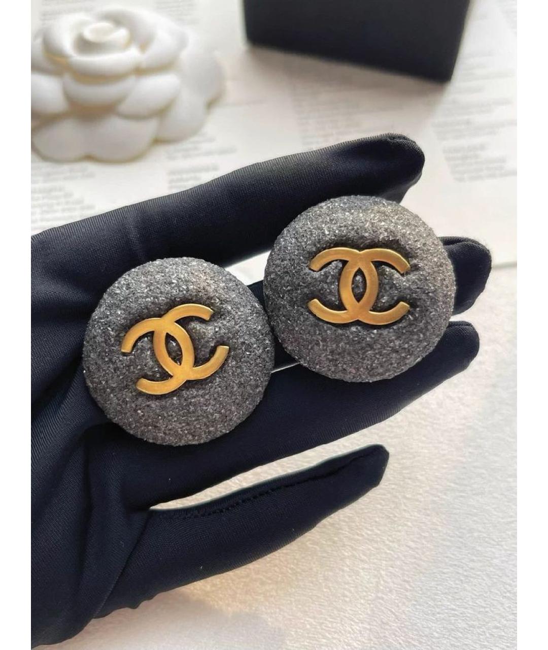 CHANEL Серые клипсы, фото 2