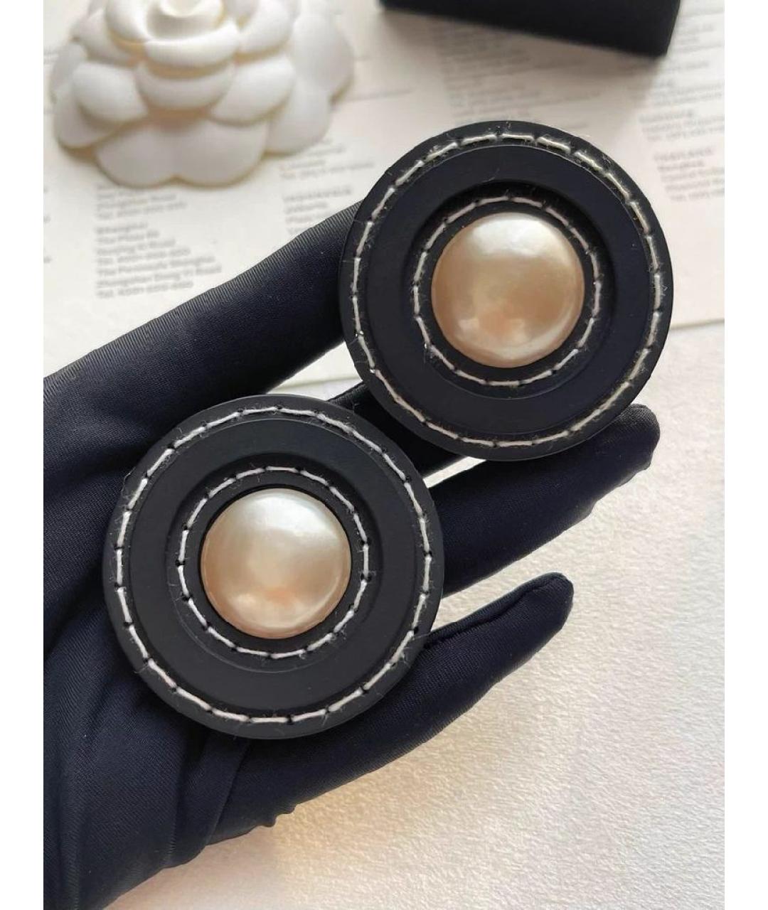 CHANEL Черные клипсы, фото 3