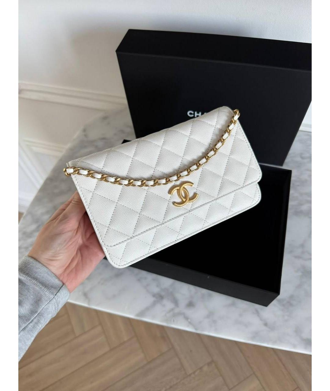 CHANEL Белая кожаная сумка через плечо, фото 3