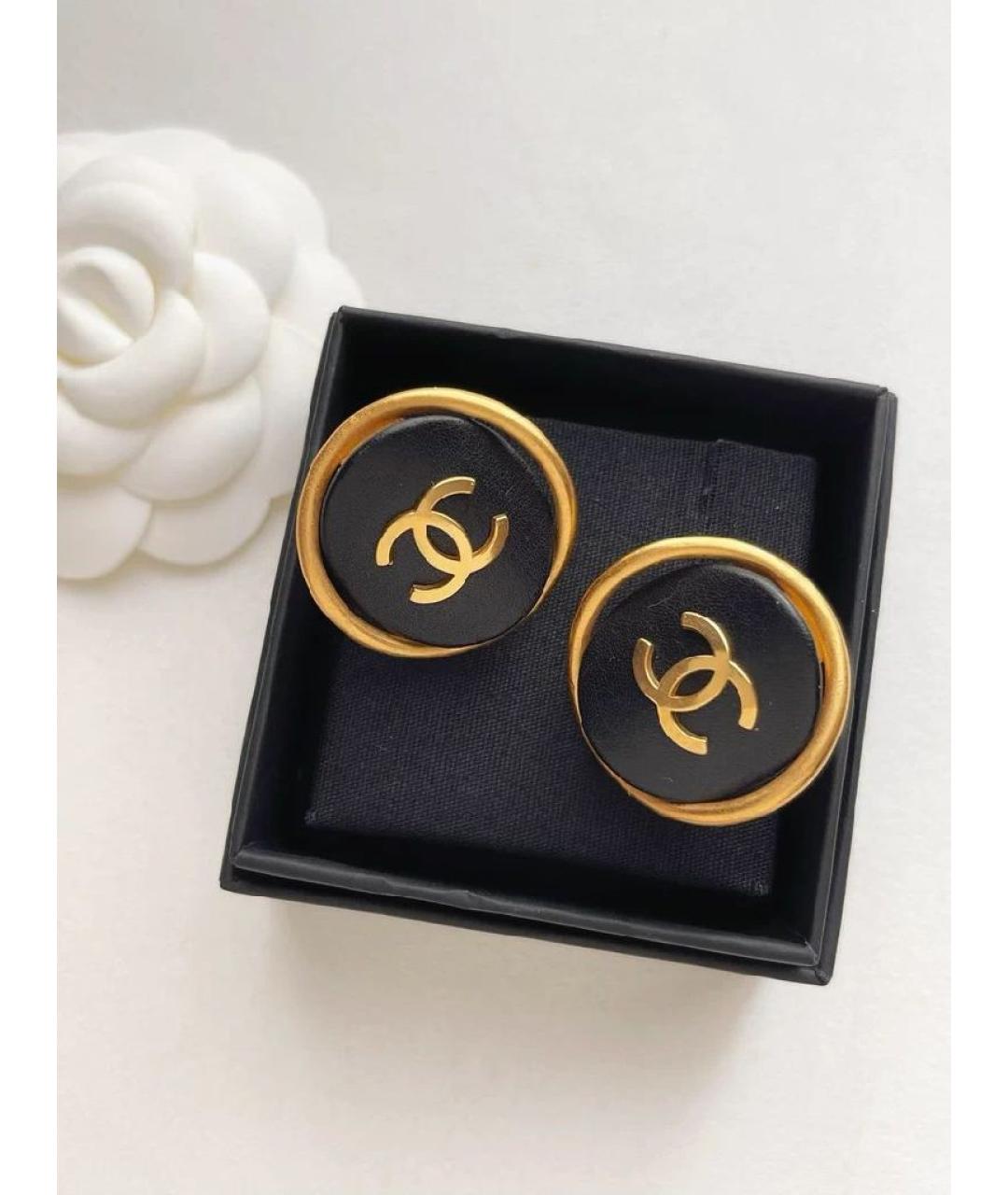 CHANEL Черные металлические клипсы, фото 3