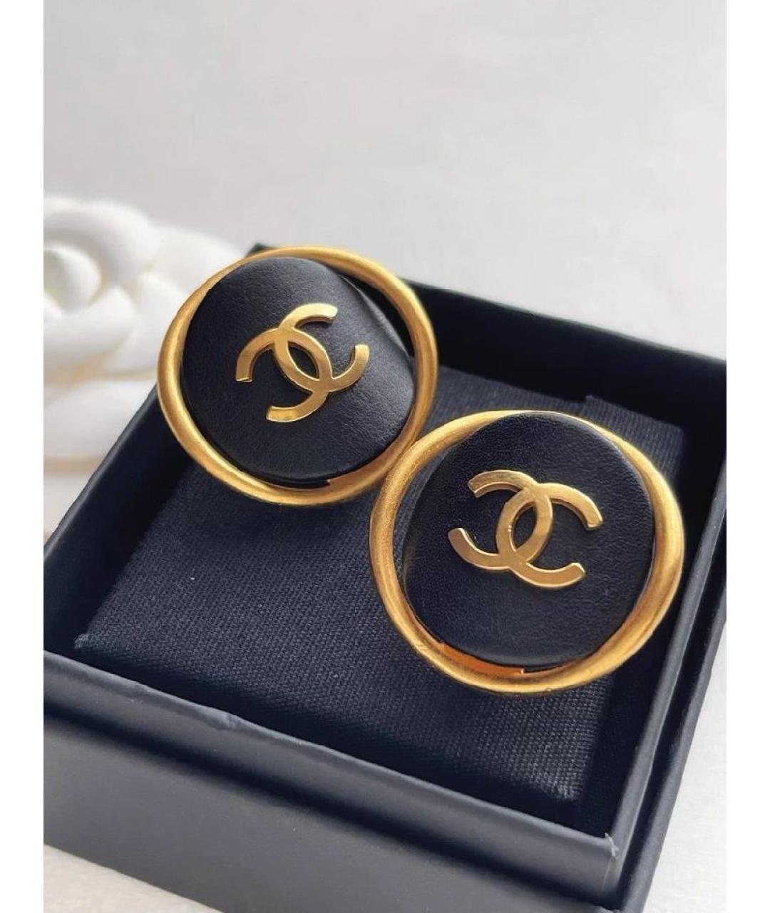 CHANEL Черные металлические клипсы, фото 2