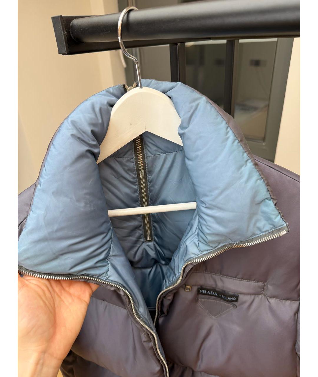 PRADA Серый полиэстеровый пуховик, фото 4