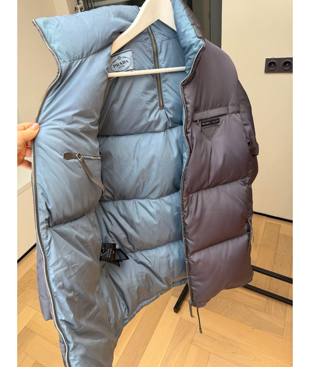 PRADA Серый полиэстеровый пуховик, фото 3