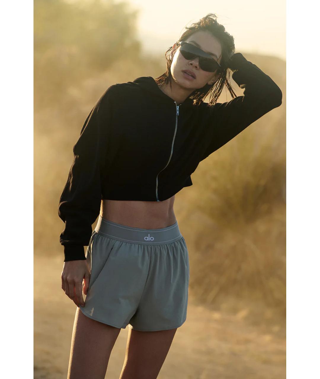 ALO YOGA Серые шорты, фото 6