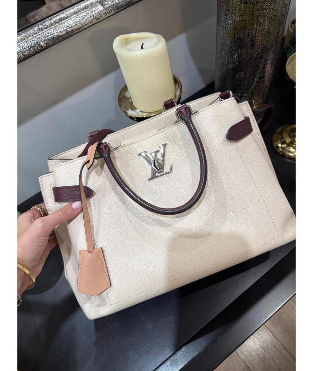 LOUIS VUITTON Бежевая кожаная сумка с короткими ручками, фото 6