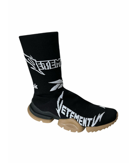 

Кроссовки VETEMENTS