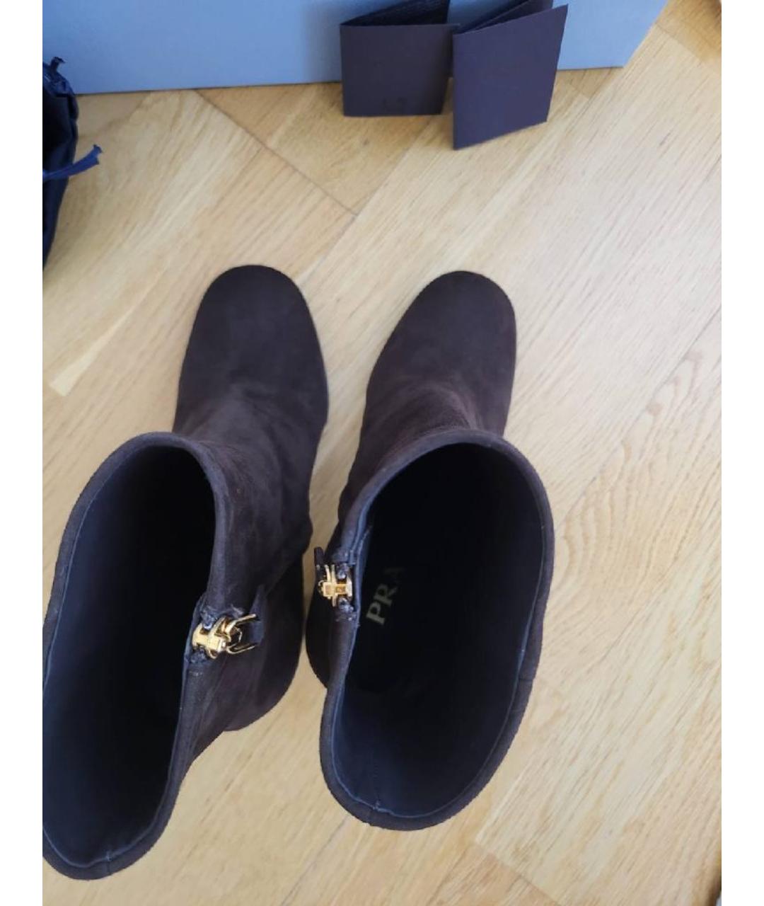 PRADA Коричневые замшевые ботильоны, фото 3