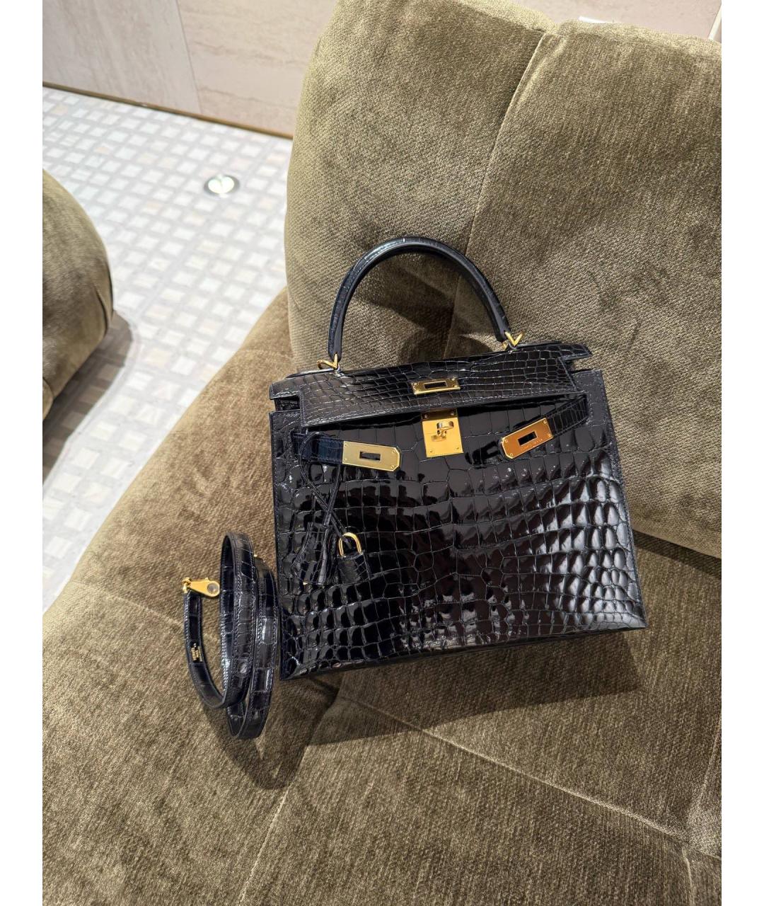 HERMES Черная сумка с короткими ручками из лакированной кожи, фото 2