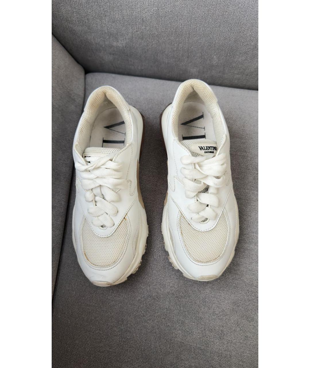 VALENTINO Бежевые кожаные кроссовки, фото 2