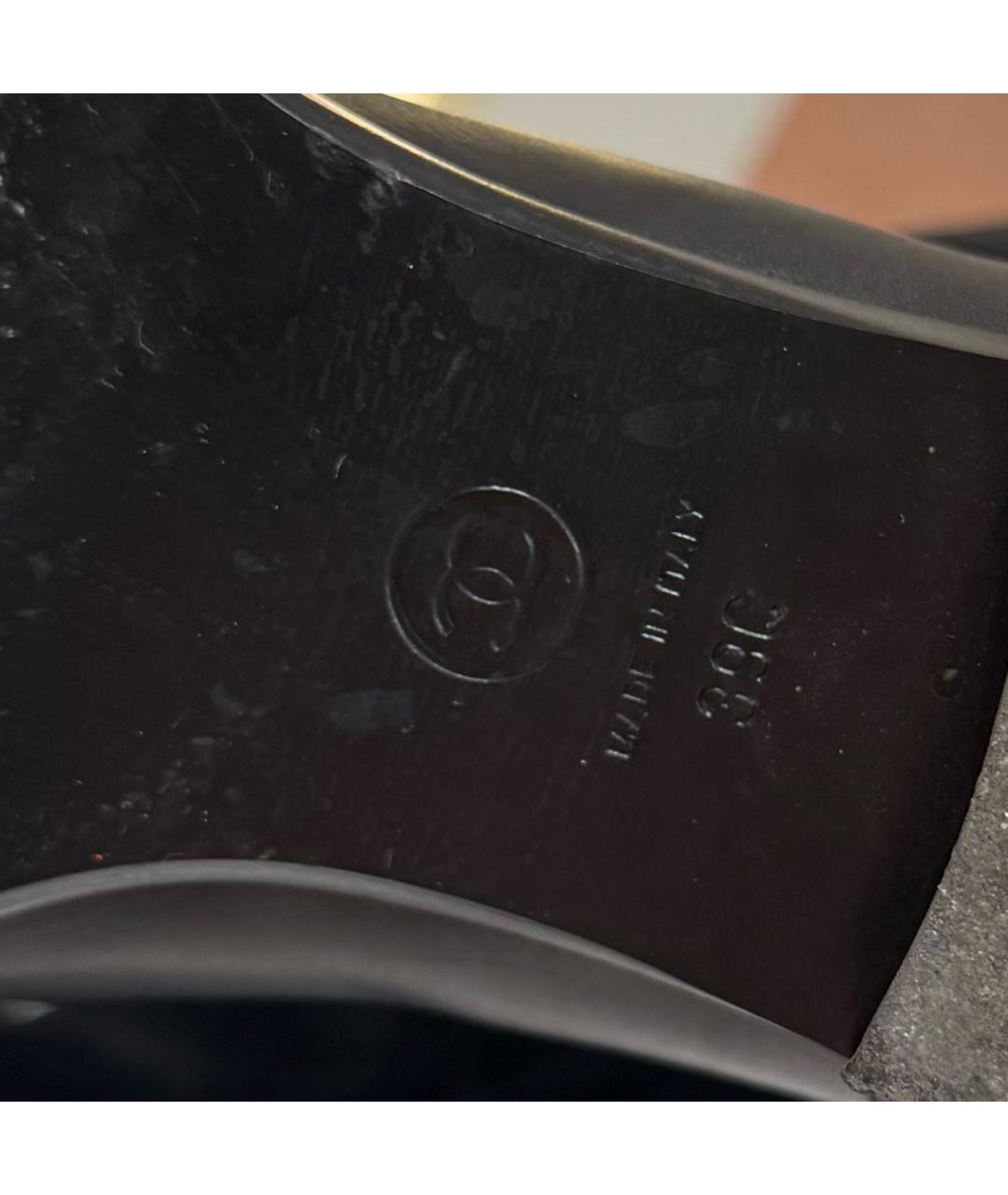 CHANEL Черные кожаные сапоги, фото 6