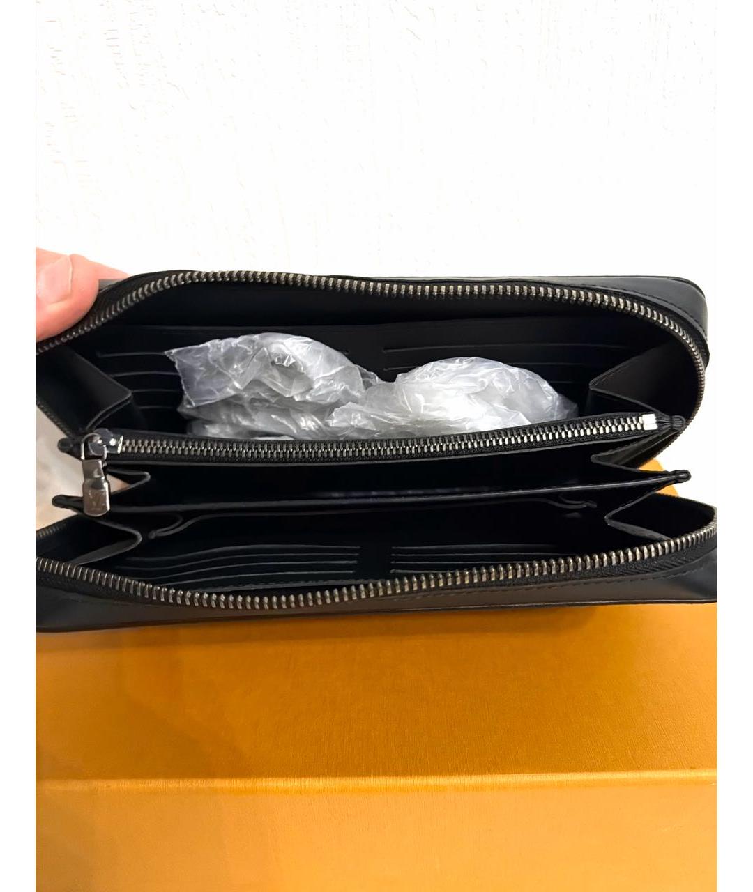 LOUIS VUITTON Черная кожаная барсетка, фото 3