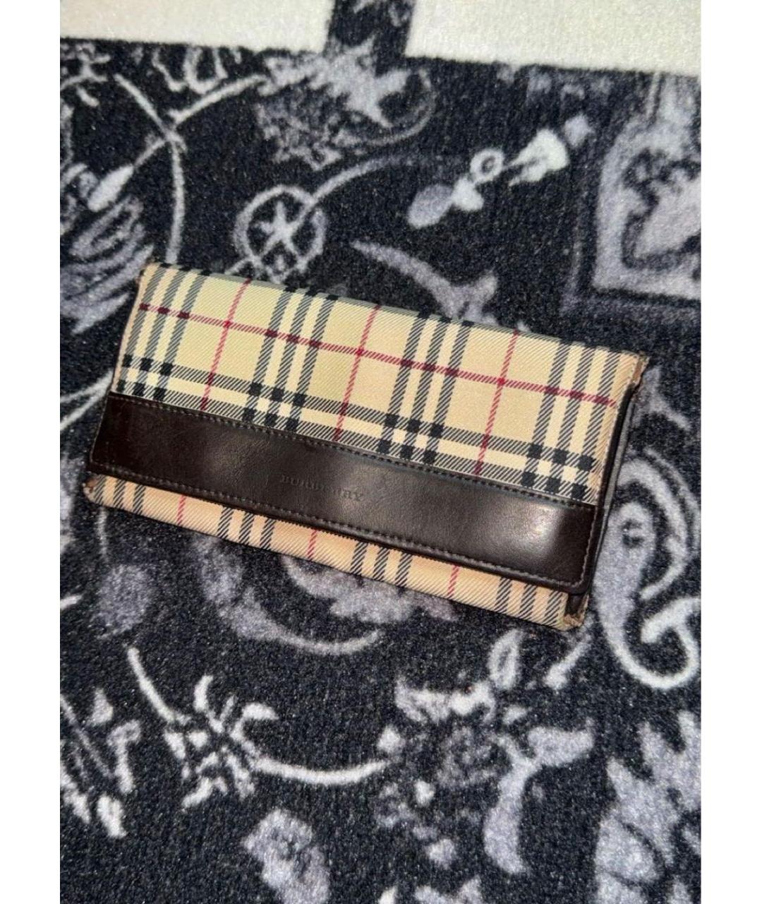 BURBERRY Бежевый кожаный кошелек, фото 2