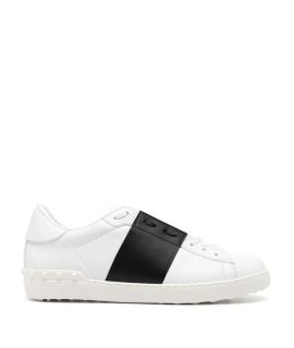 VALENTINO Низкие кроссовки / кеды