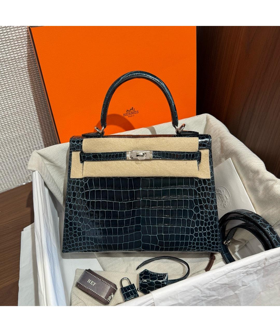 HERMES Зеленая сумка тоут из лакированной кожи, фото 9