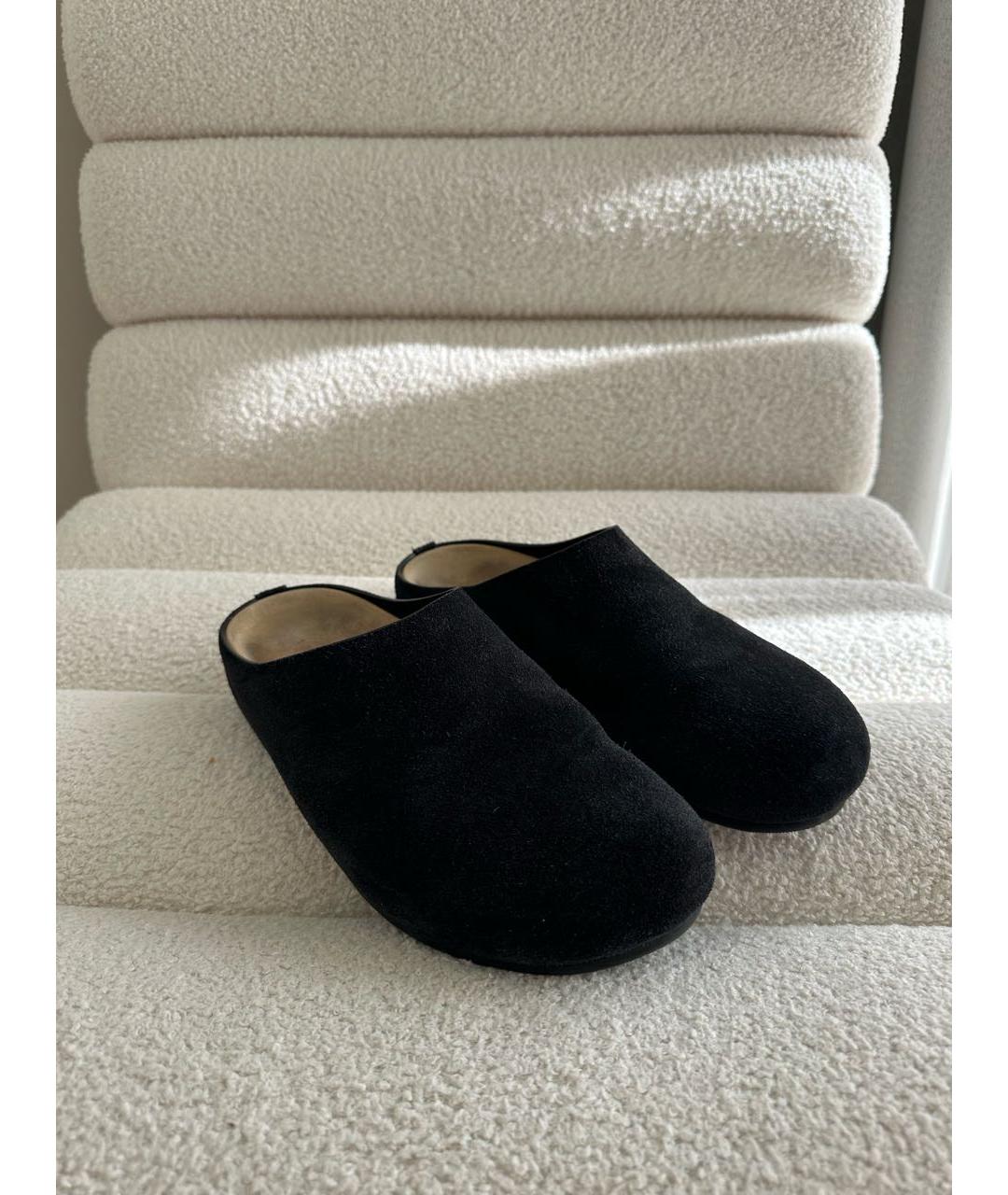 THE ROW Черные замшевые сабо, фото 7
