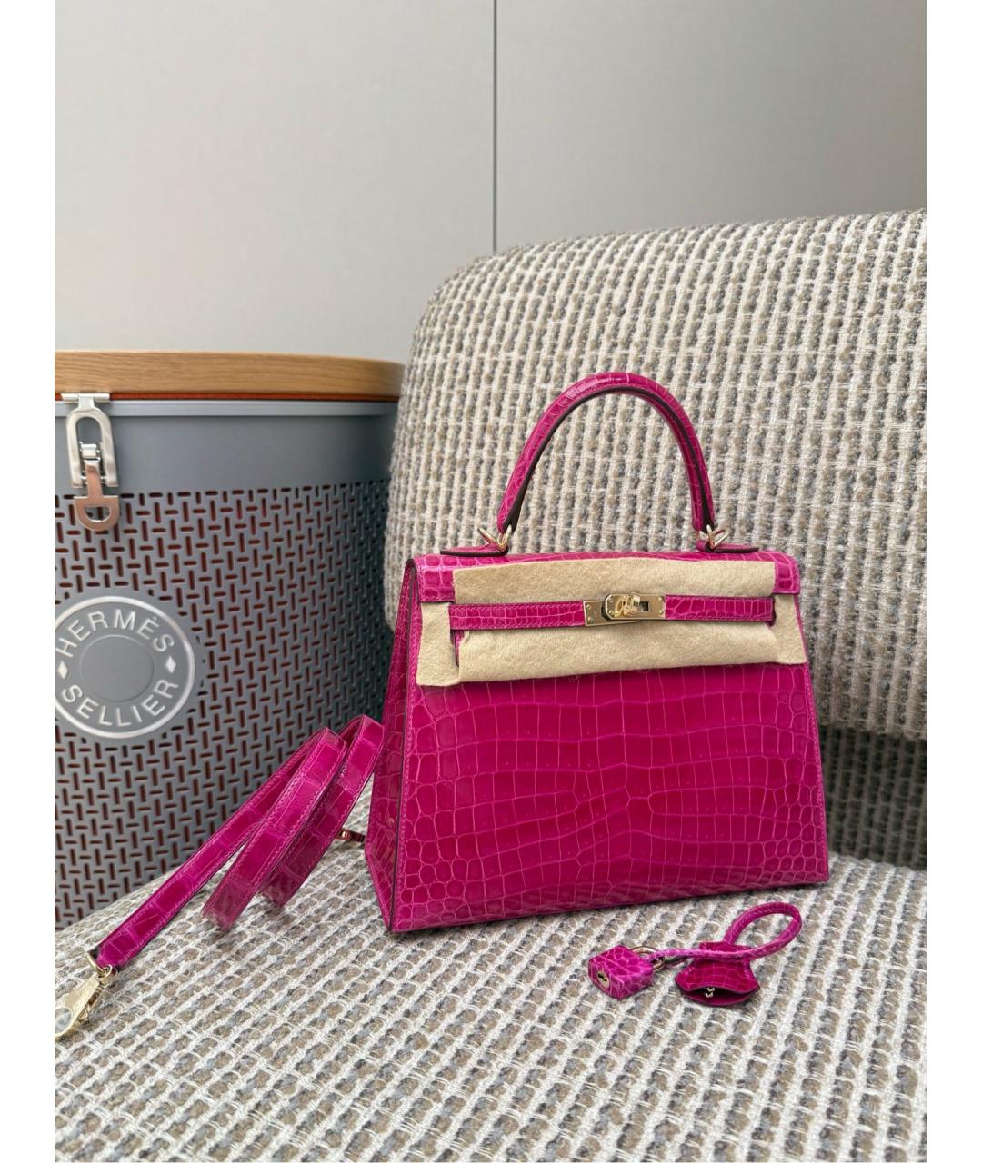 HERMES Фуксия сумка с короткими ручками из экзотической кожи, фото 2