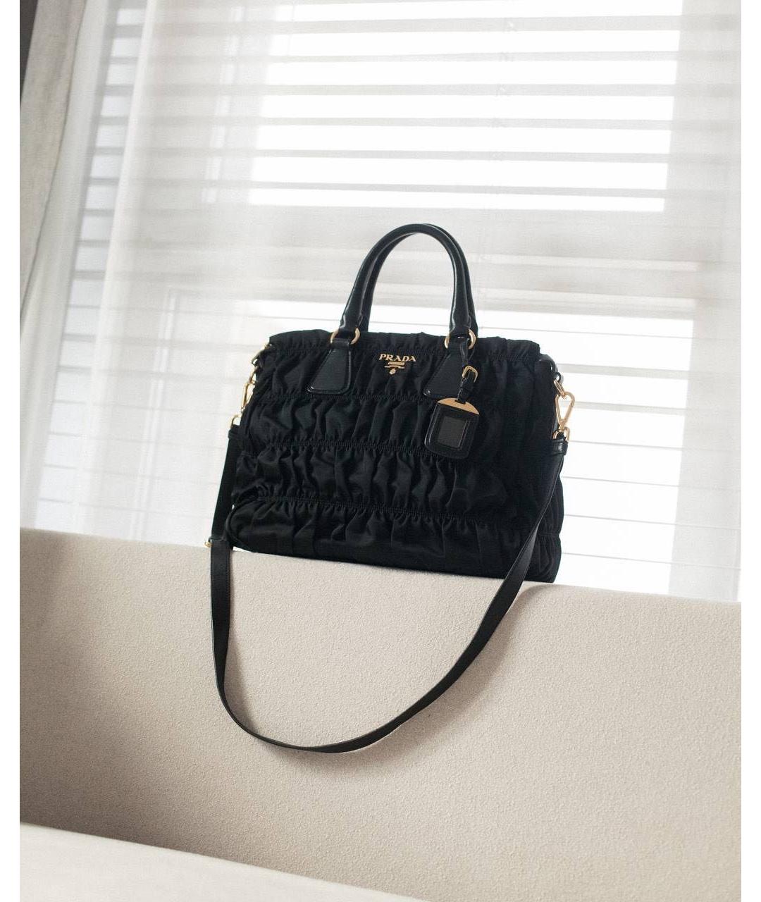 PRADA Черная кожаная сумка с короткими ручками, фото 2