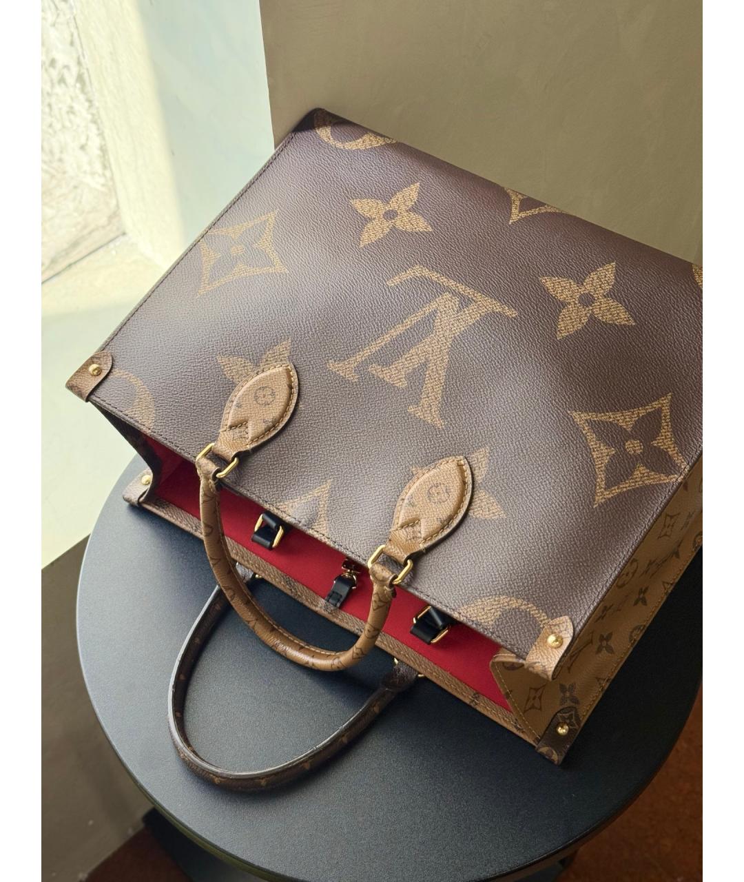 LOUIS VUITTON Коричневая сумка с короткими ручками из искусственной кожи, фото 6