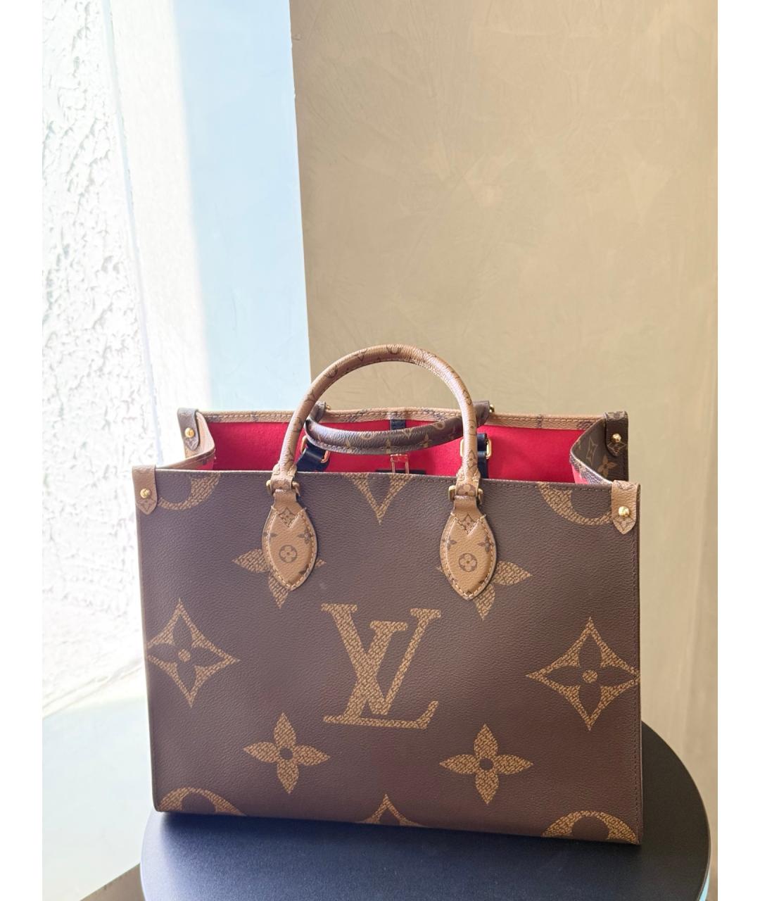 LOUIS VUITTON Коричневая сумка с короткими ручками из искусственной кожи, фото 4