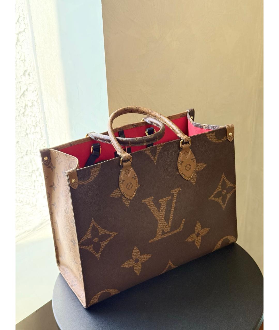 LOUIS VUITTON Коричневая сумка с короткими ручками из искусственной кожи, фото 5