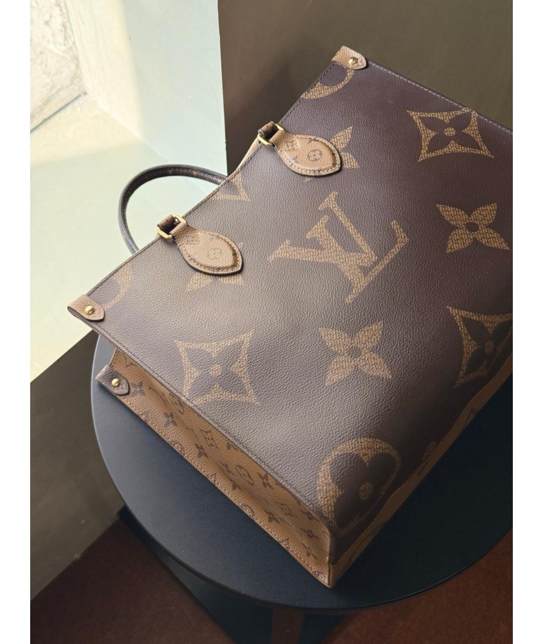 LOUIS VUITTON Коричневая сумка с короткими ручками из искусственной кожи, фото 7