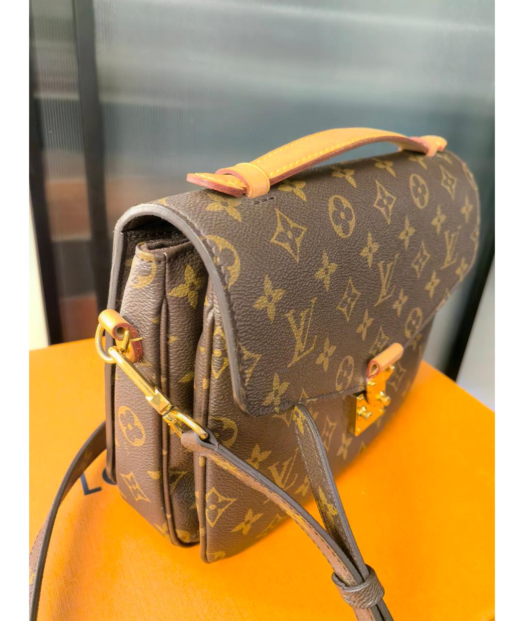 LOUIS VUITTON Коричневая сумка через плечо, фото 2