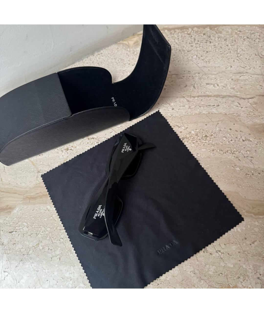 PRADA Черные пластиковые солнцезащитные очки, фото 4