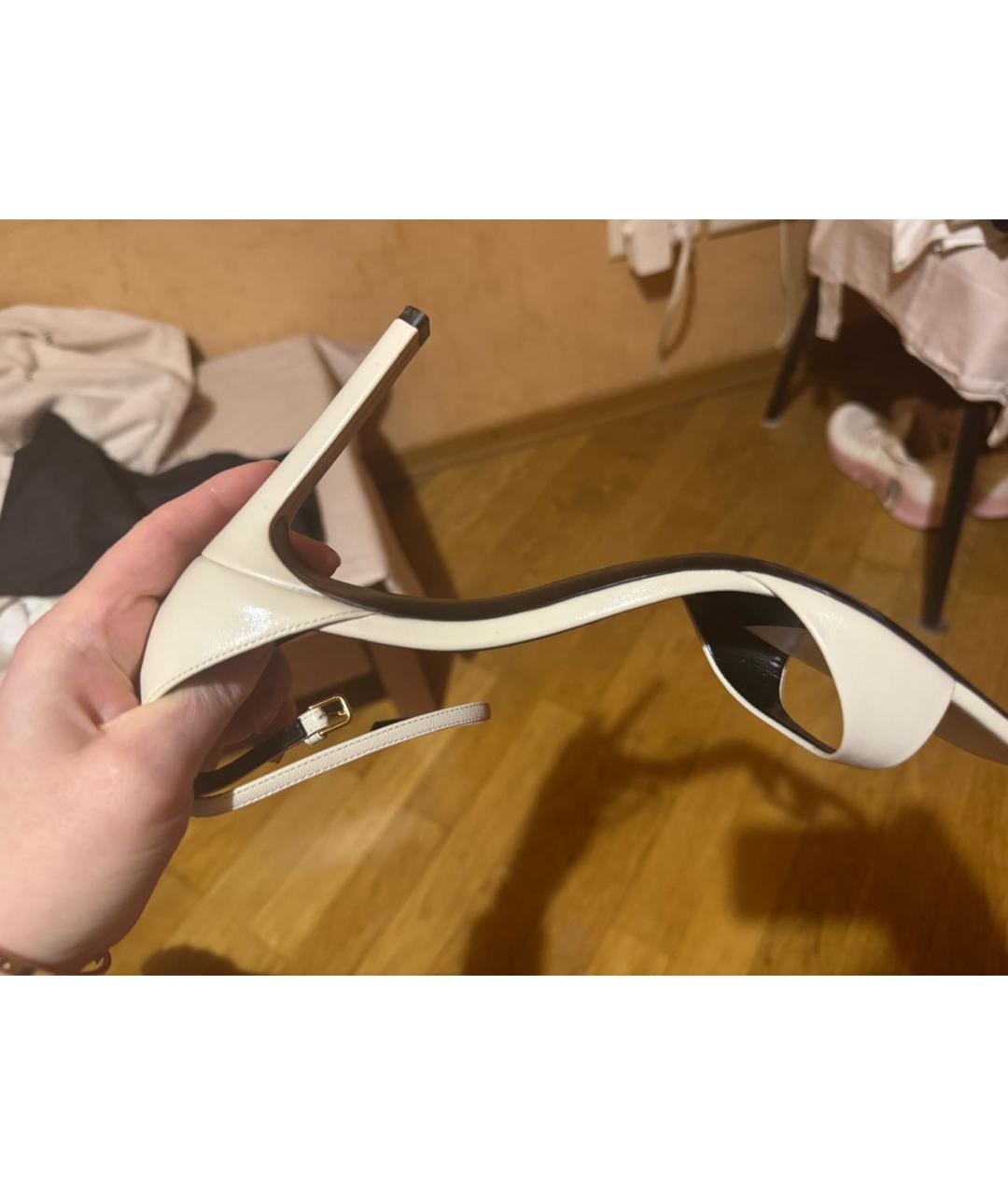 SAINT LAURENT Бежевые кожаные босоножки, фото 3