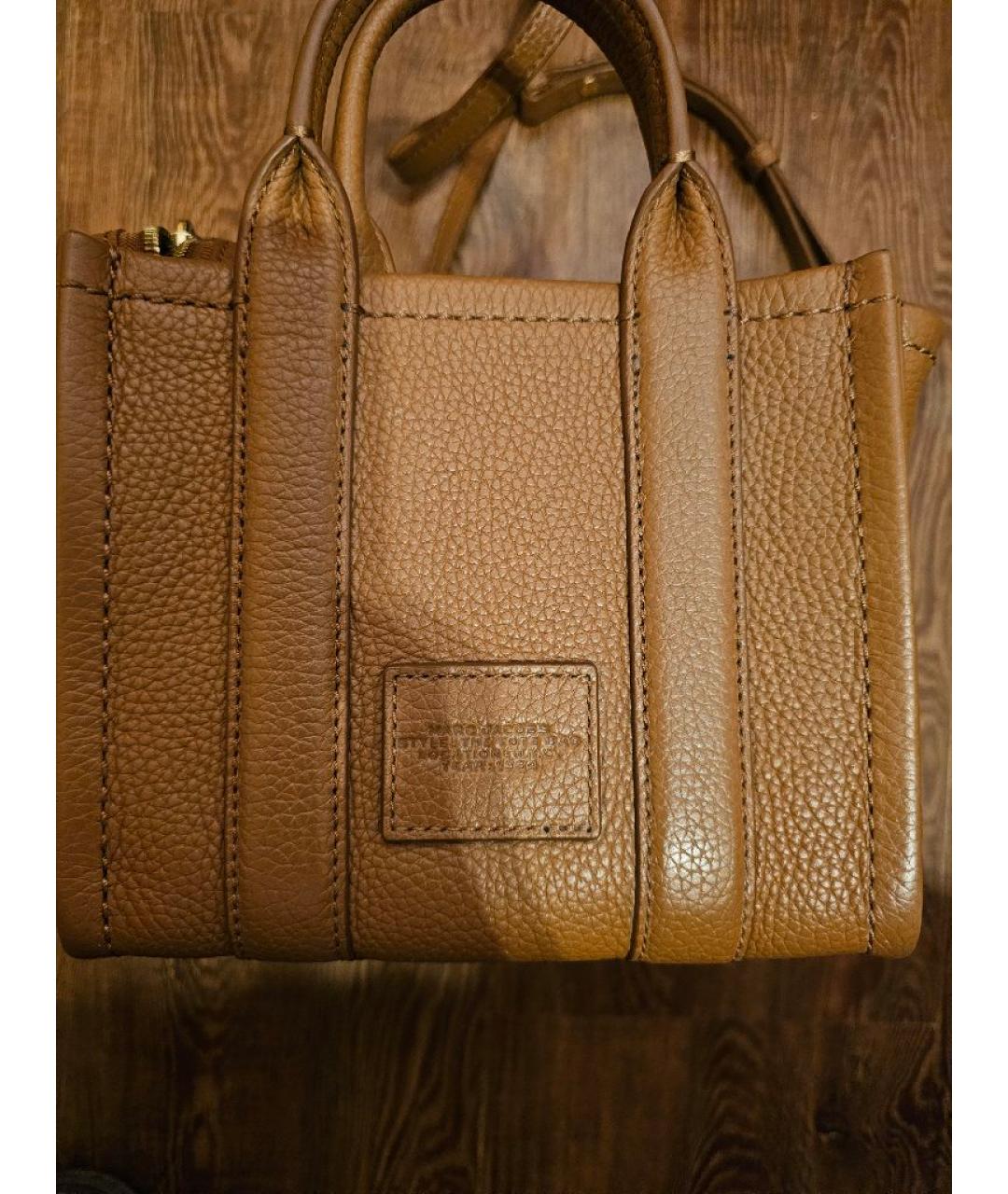 MARC JACOBS Коричневая кожаная сумка тоут, фото 2