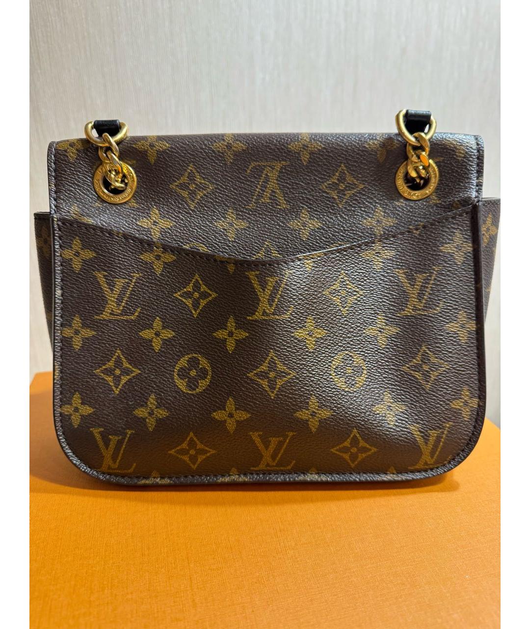 LOUIS VUITTON Коричневая кожаная сумка через плечо, фото 2
