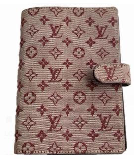 LOUIS VUITTON Обложка/футляр