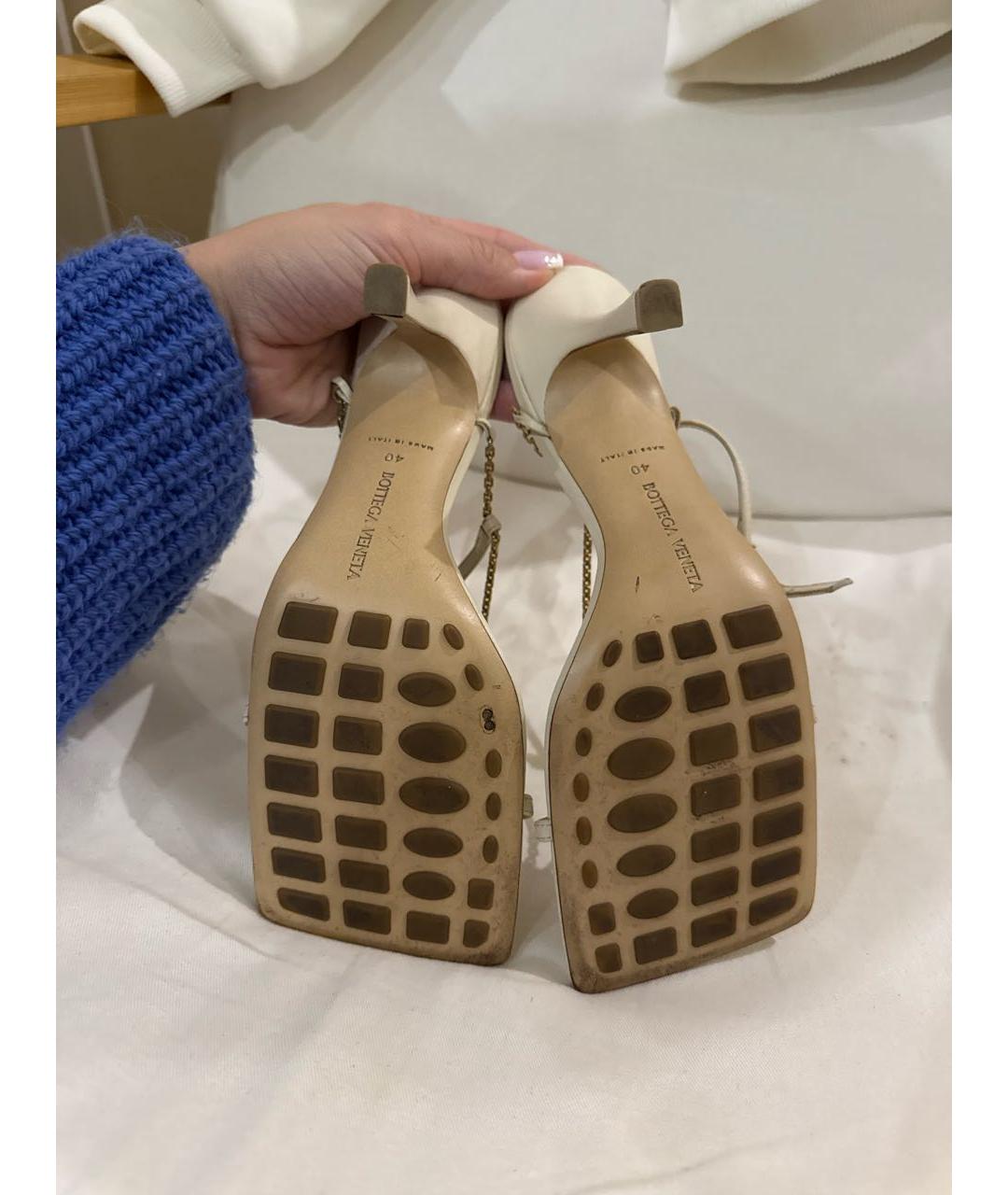 BOTTEGA VENETA Бежевые кожаные босоножки, фото 3