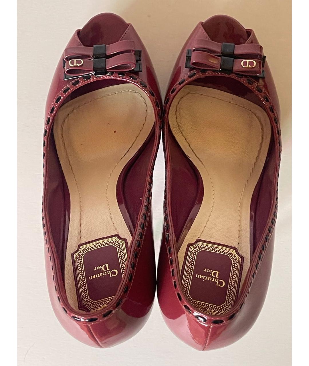 CHRISTIAN DIOR Бордовые туфли из лакированной кожи, фото 3